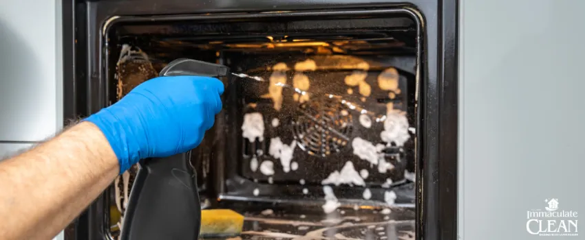 IC - In-depth cleaning of a kitchen oven